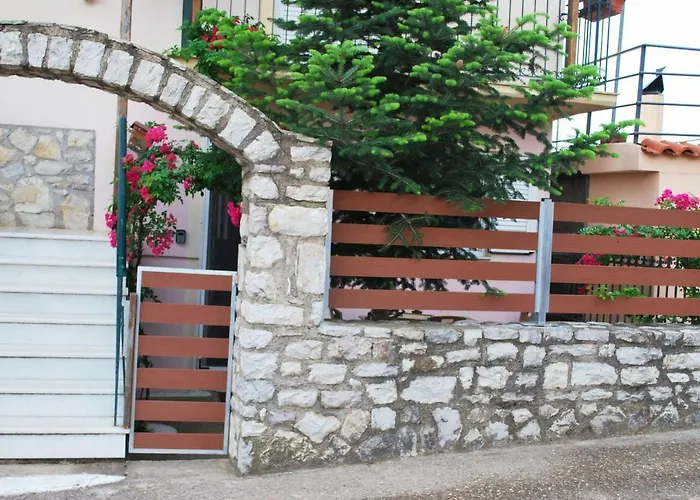 Traditional House Next To Olimpia admite animales