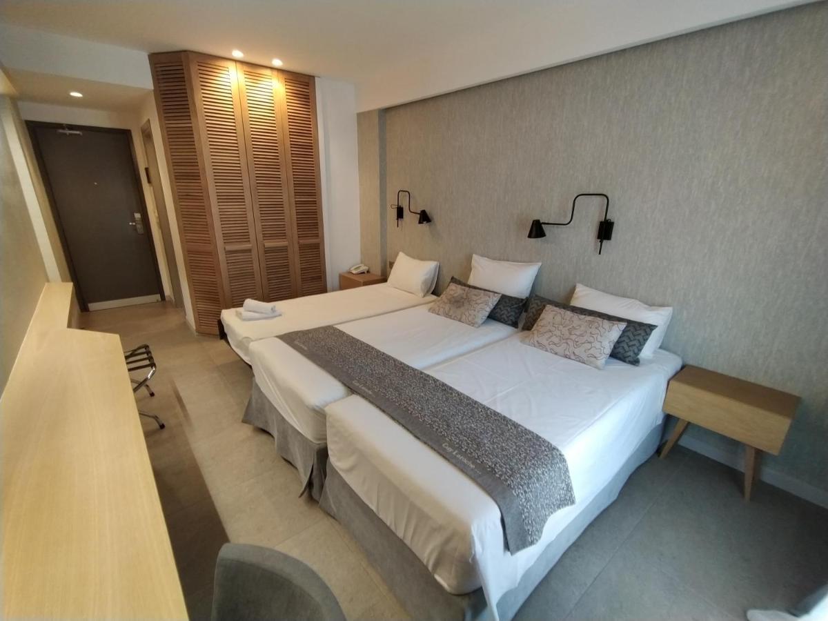 Twin Room Extra Rollaway Bed Mountain View