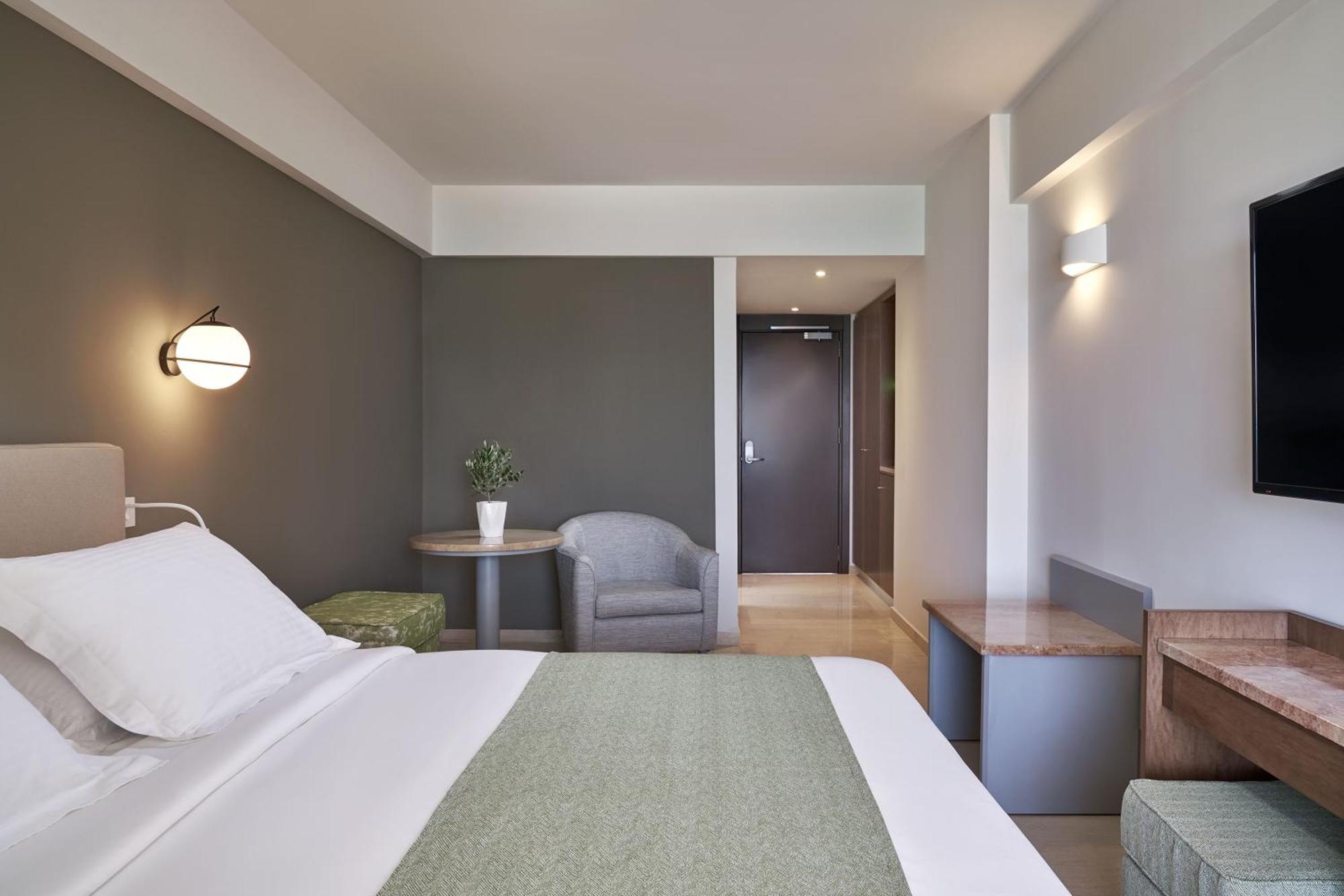 Superior Triple Room with Garden View
