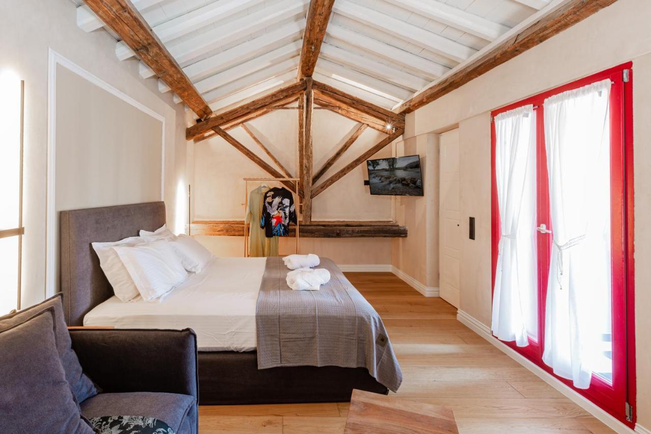 Deluxe King Suite