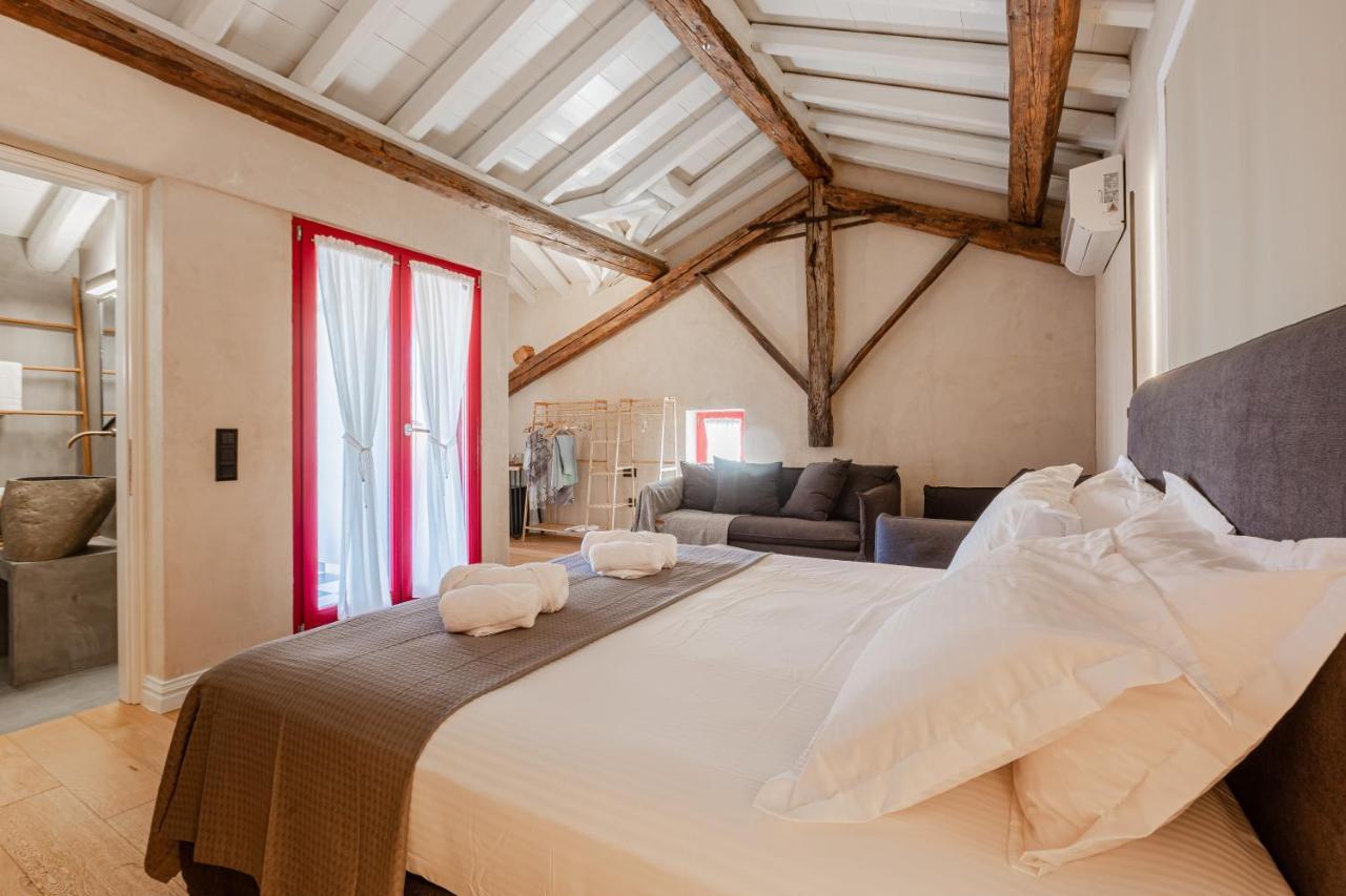 Deluxe King Suite