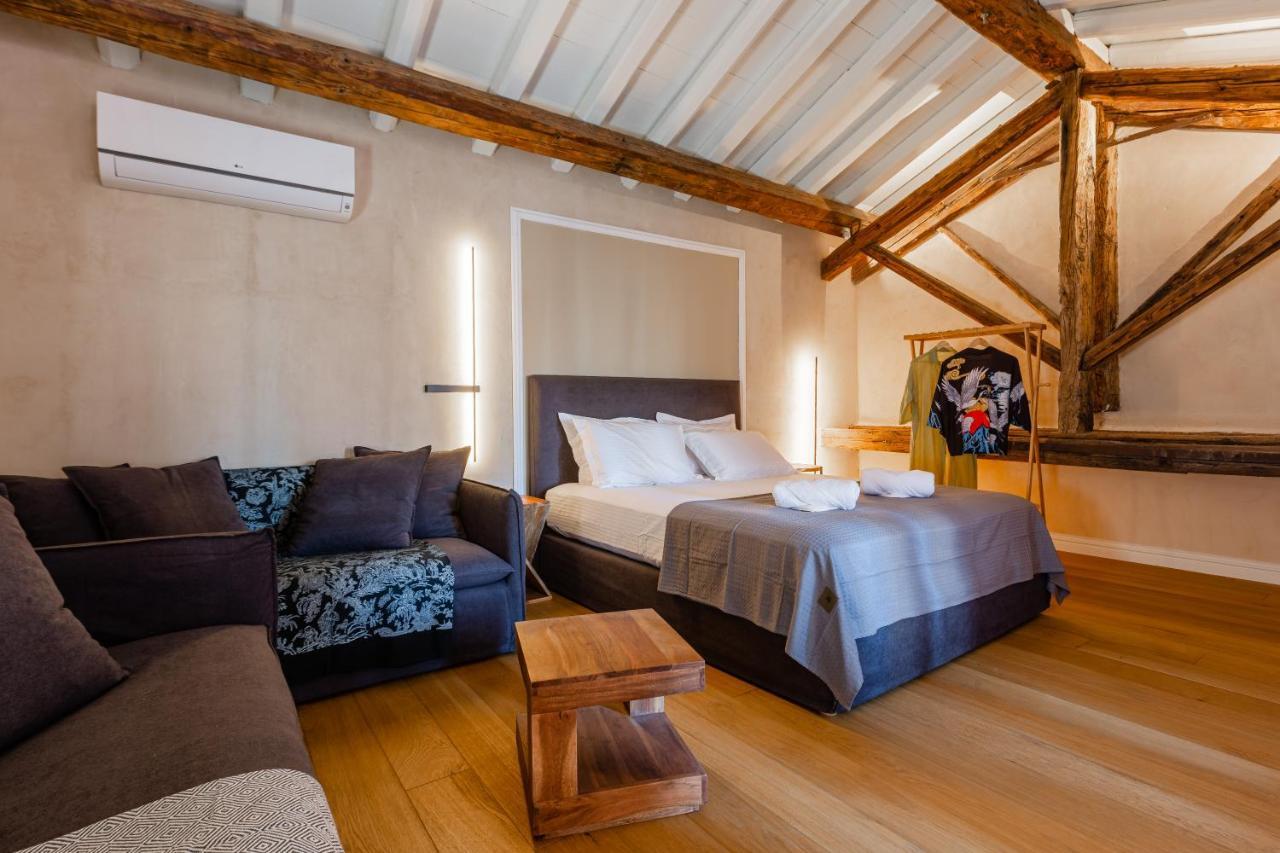 Deluxe King Suite