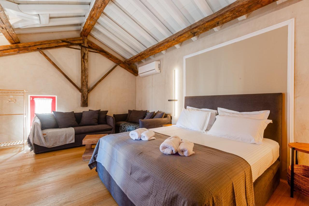Deluxe King Suite