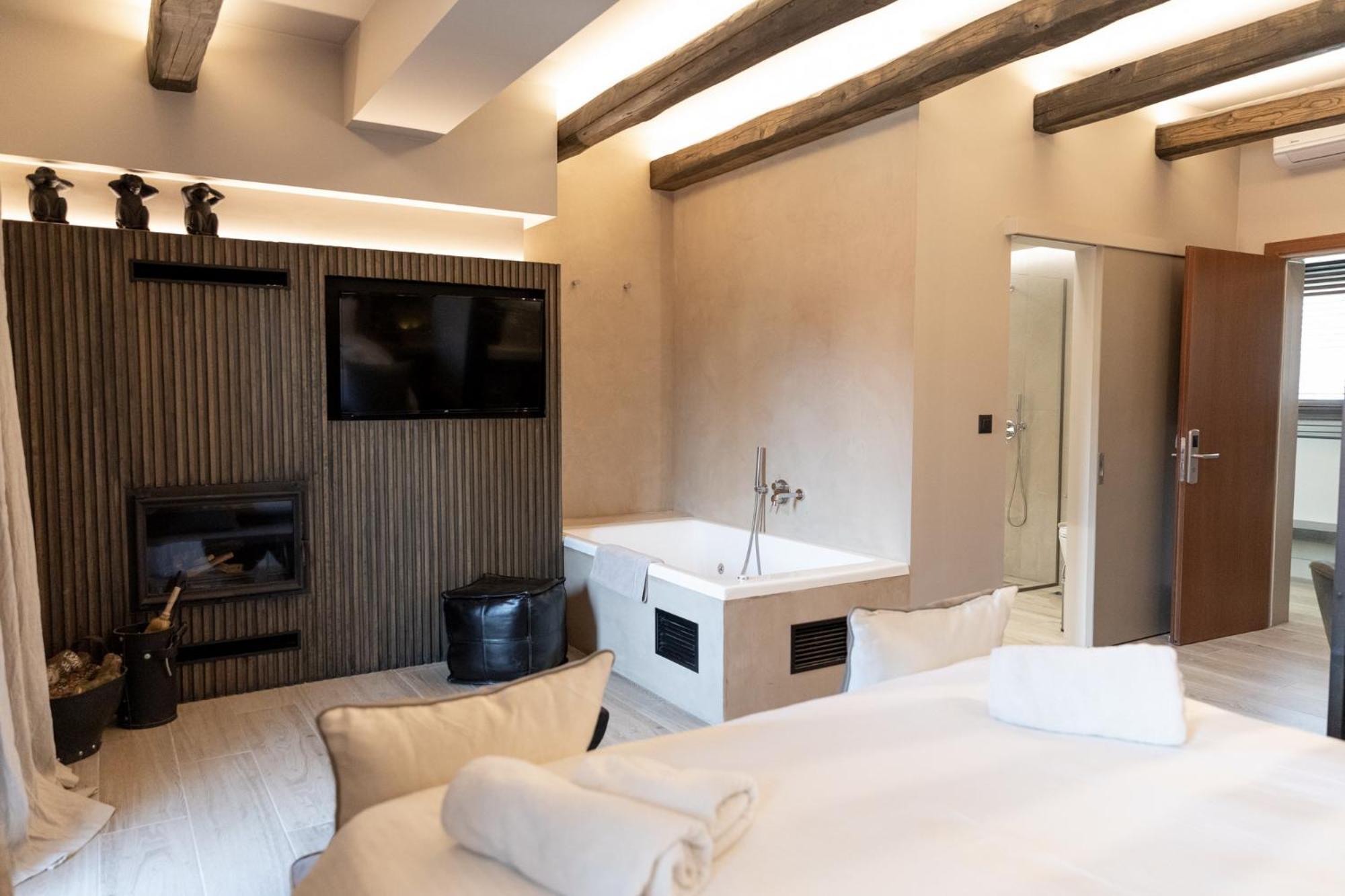 Suite Hot Tub