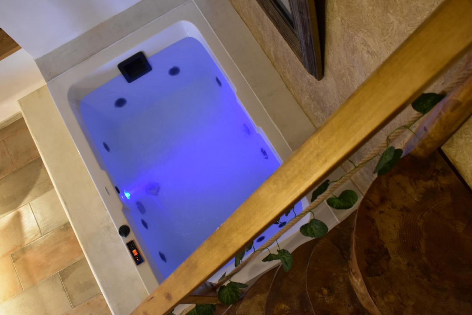 Double Room Spa Bath