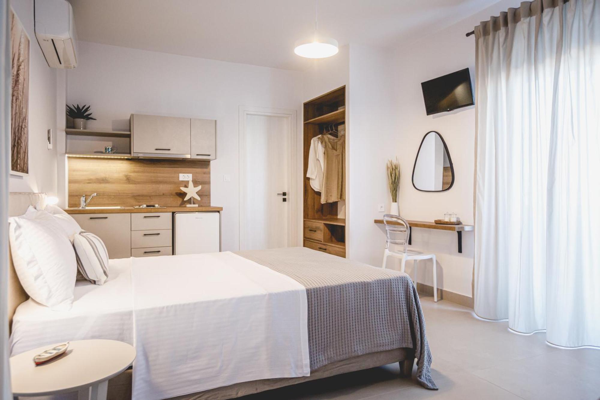 Deluxe Triple Room Sea View