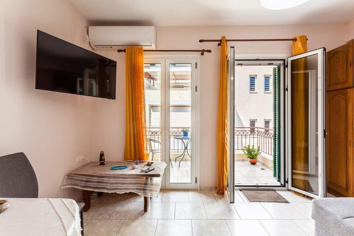 Studio Balcony