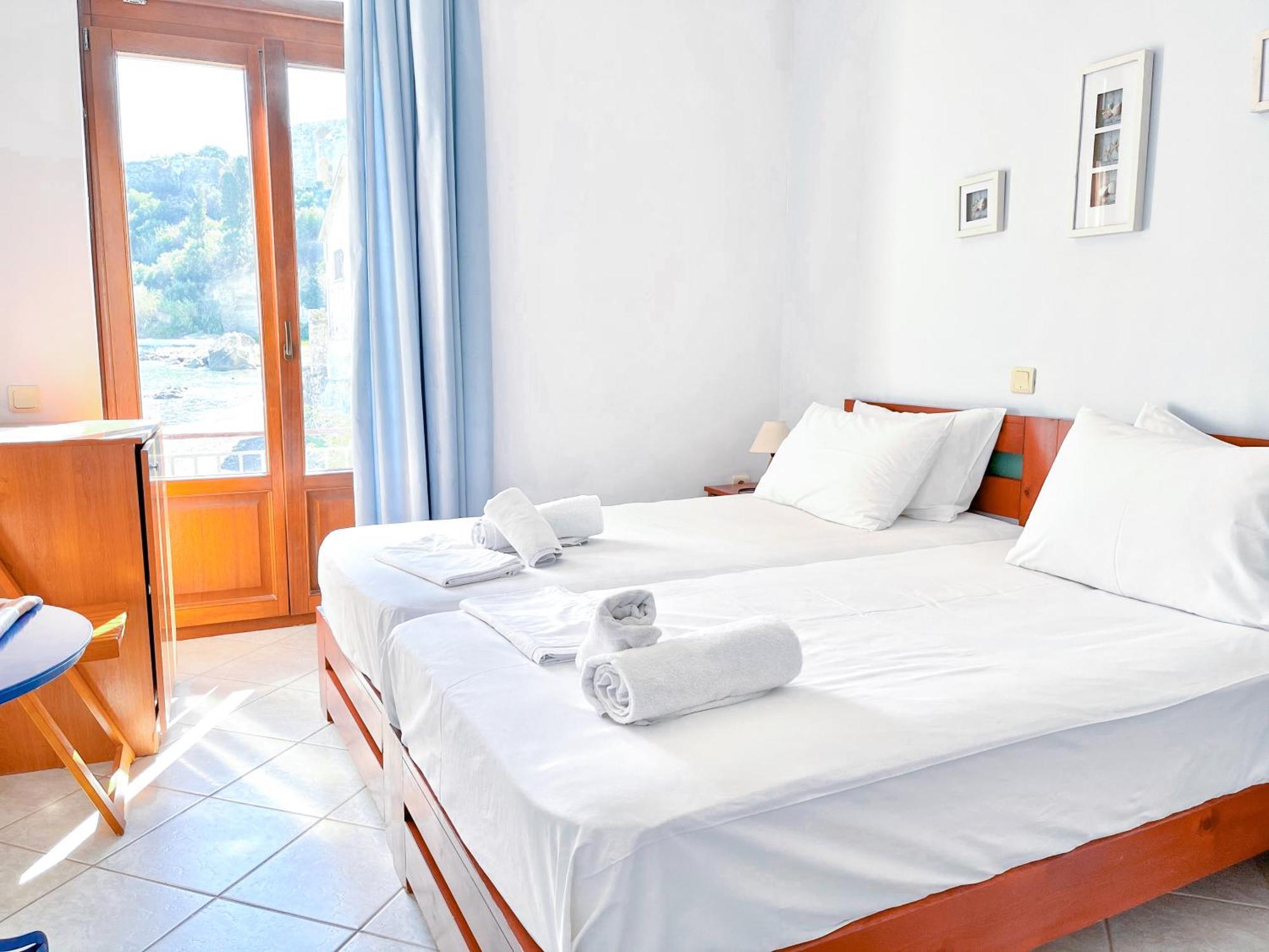 Double or Twin Room Sea View