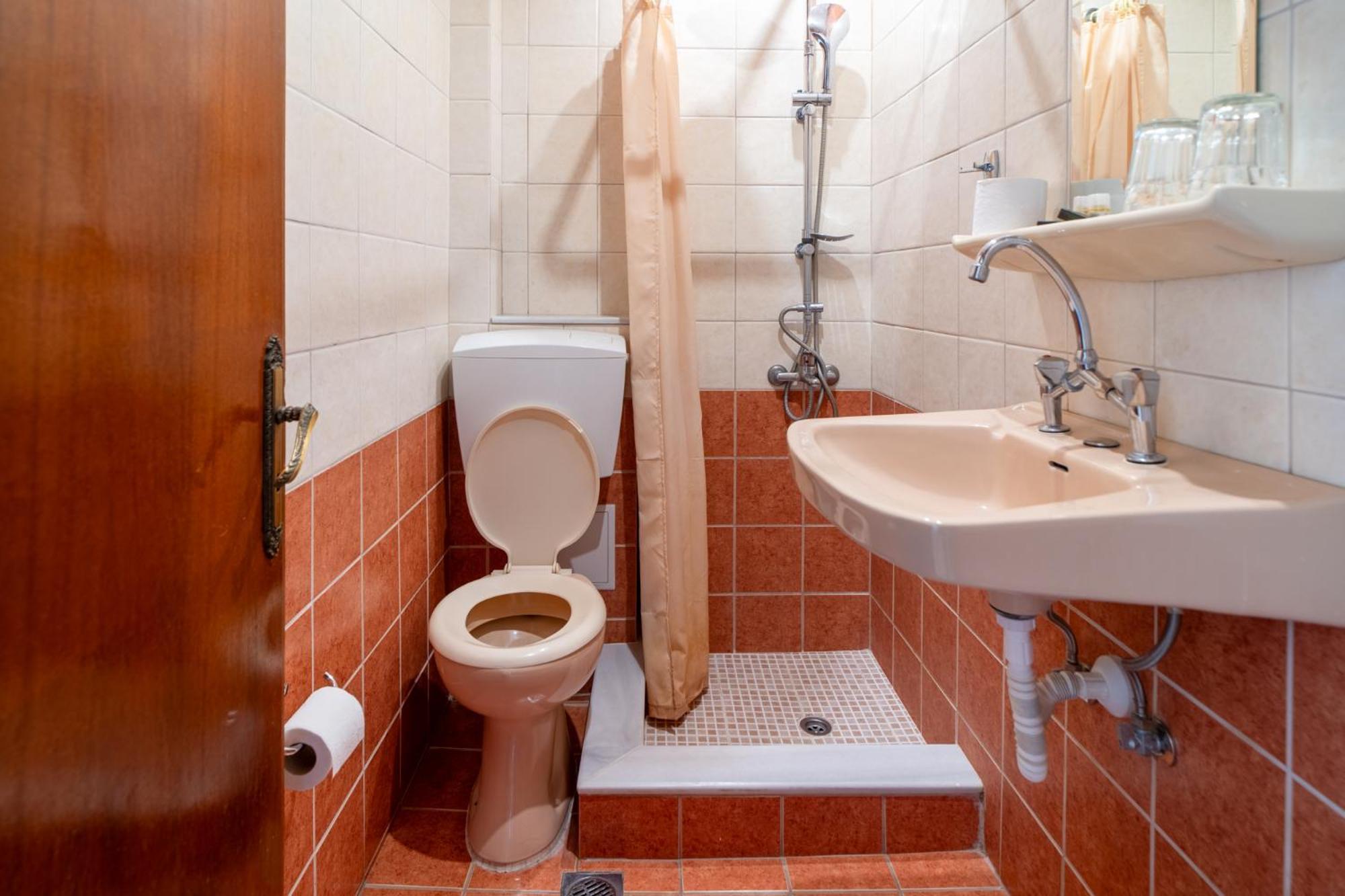Double Room,1597546119:JPEG