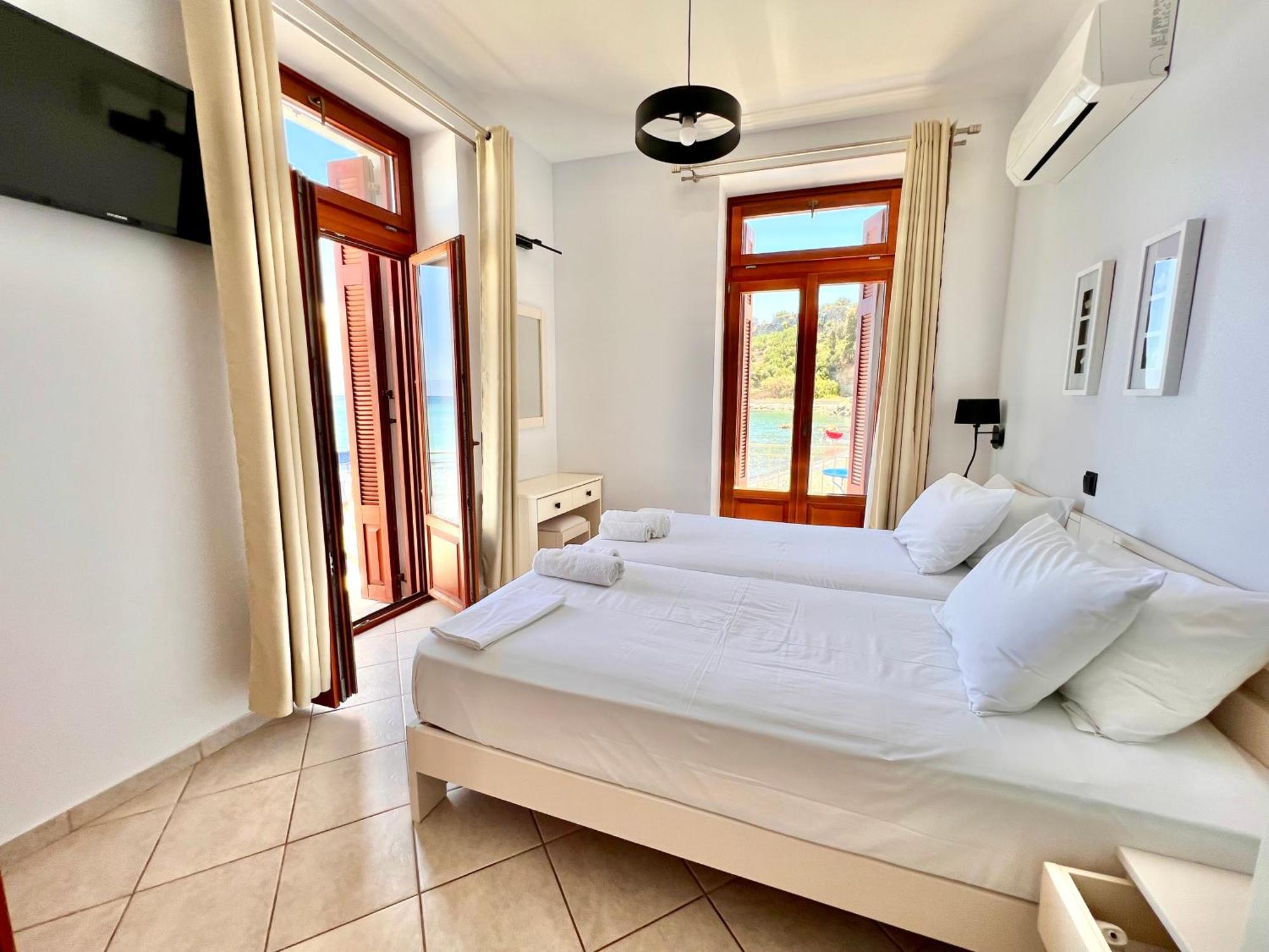 Double or Twin Room Sea View
