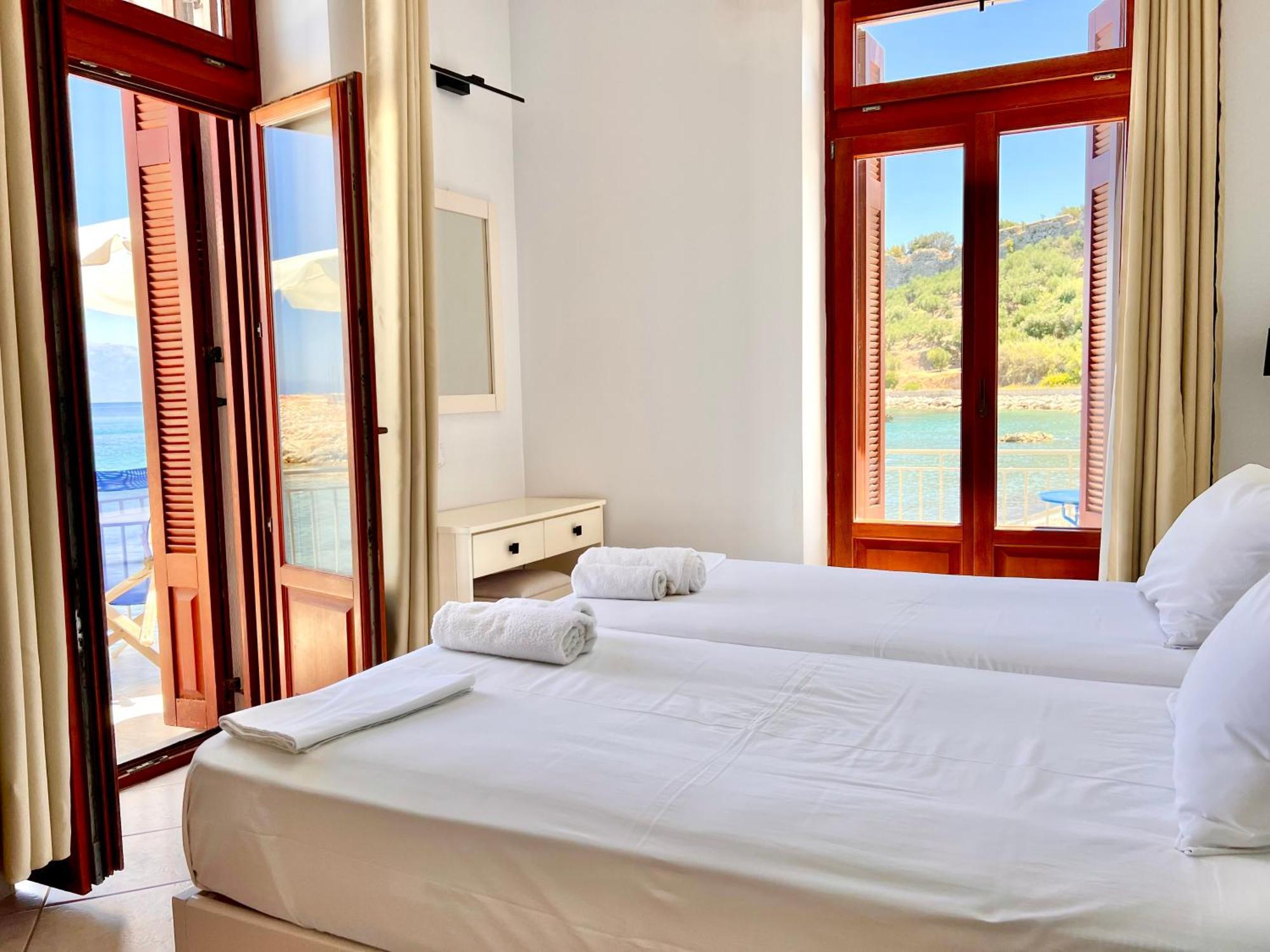 Double or Twin Room Sea View