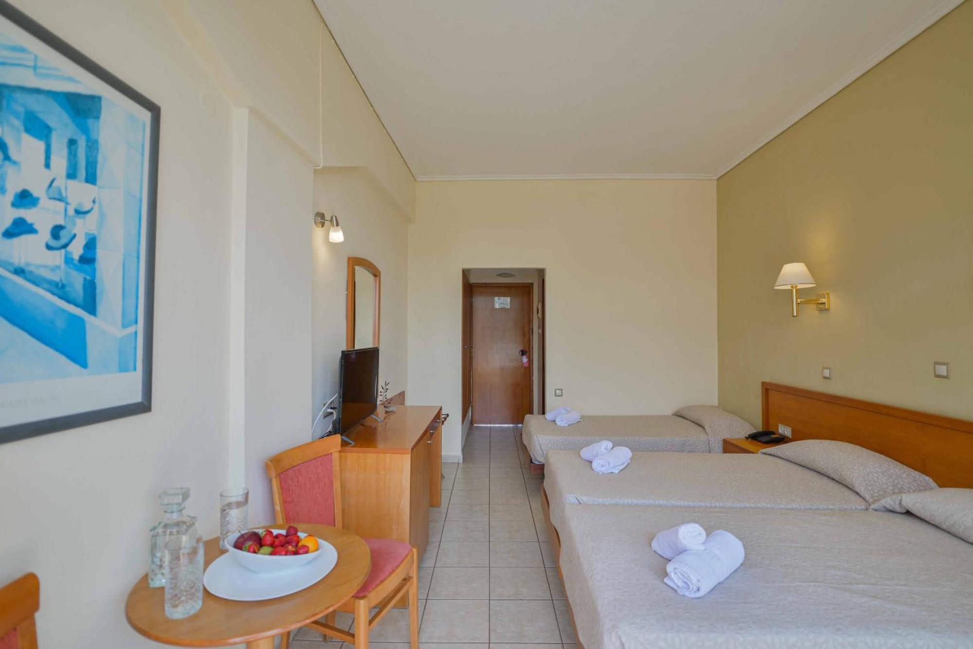 Triple Room,1601679086:JPEG