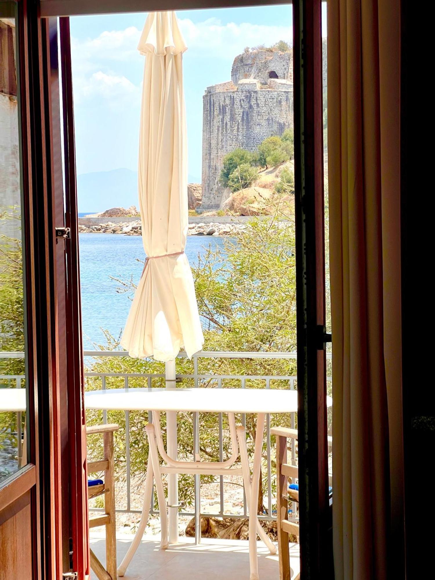 Double or Twin Room Sea View