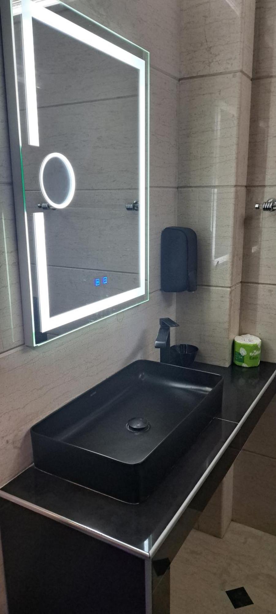 Superior King Suite