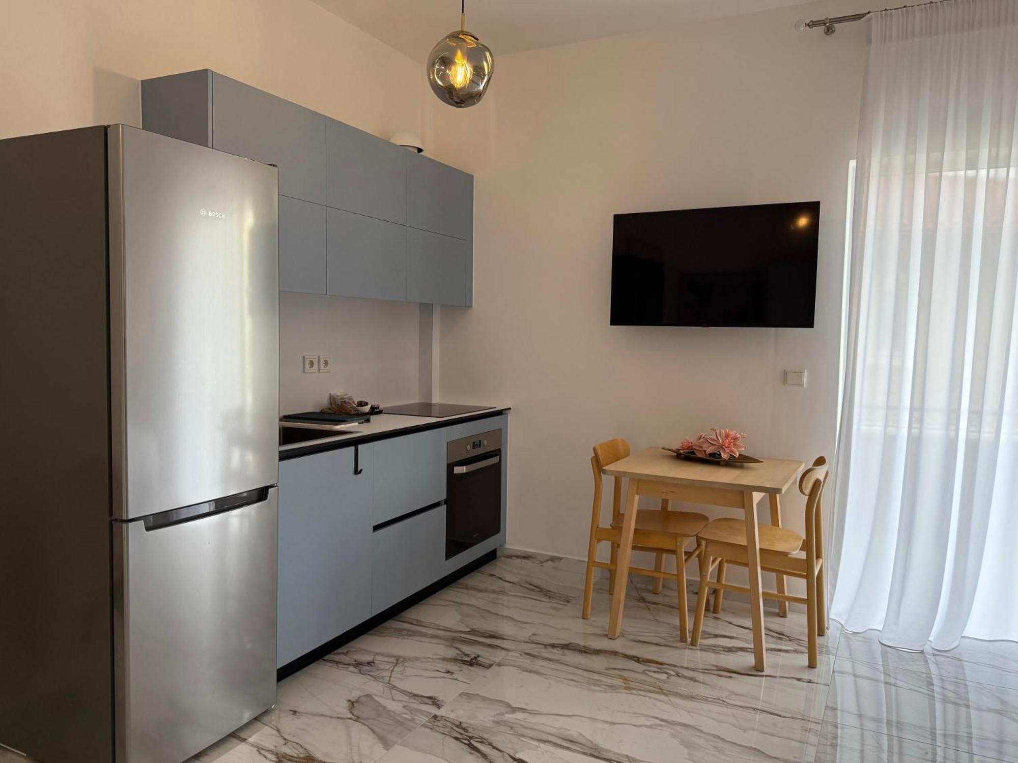 Deluxe One-Bedroom Apartment