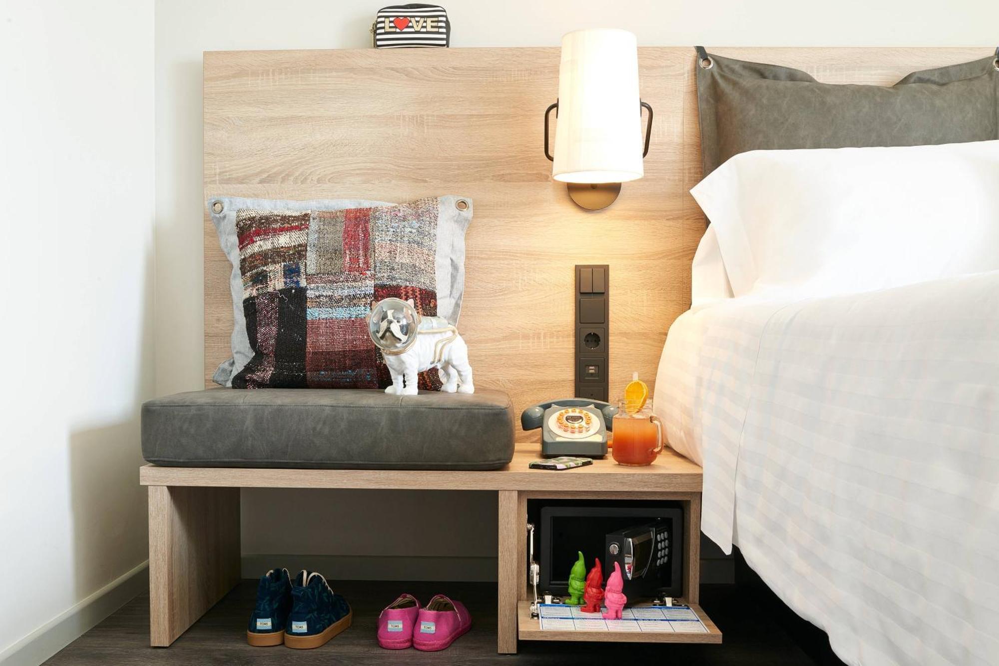 Moxy Twin Standard Guest room 2 Twin or Single Beds