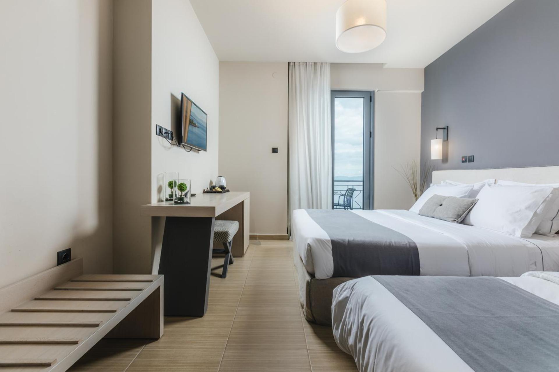 Deluxe Triple Room Sea View