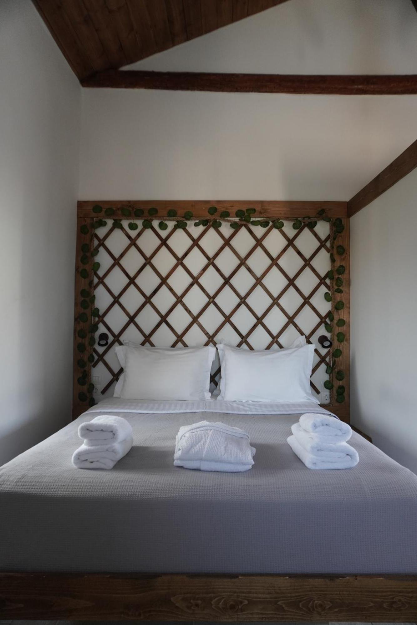 Deluxe Double Room Side Sea View