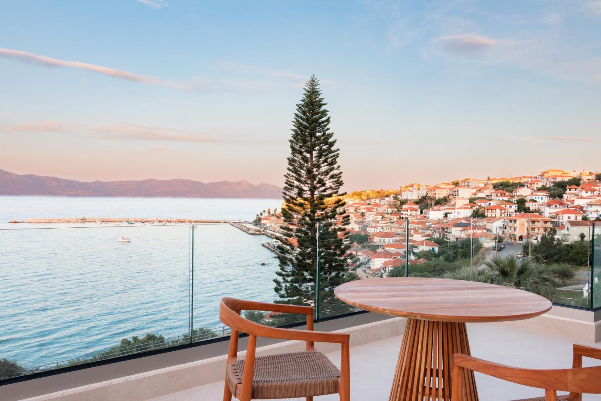Deluxe One-Bedroom Apartment Ocean View