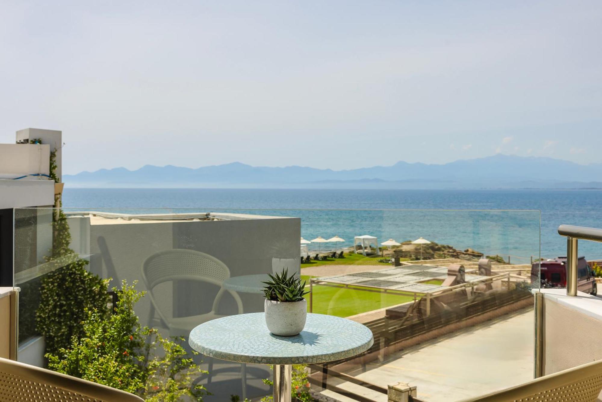 Classic Room Sea Side View