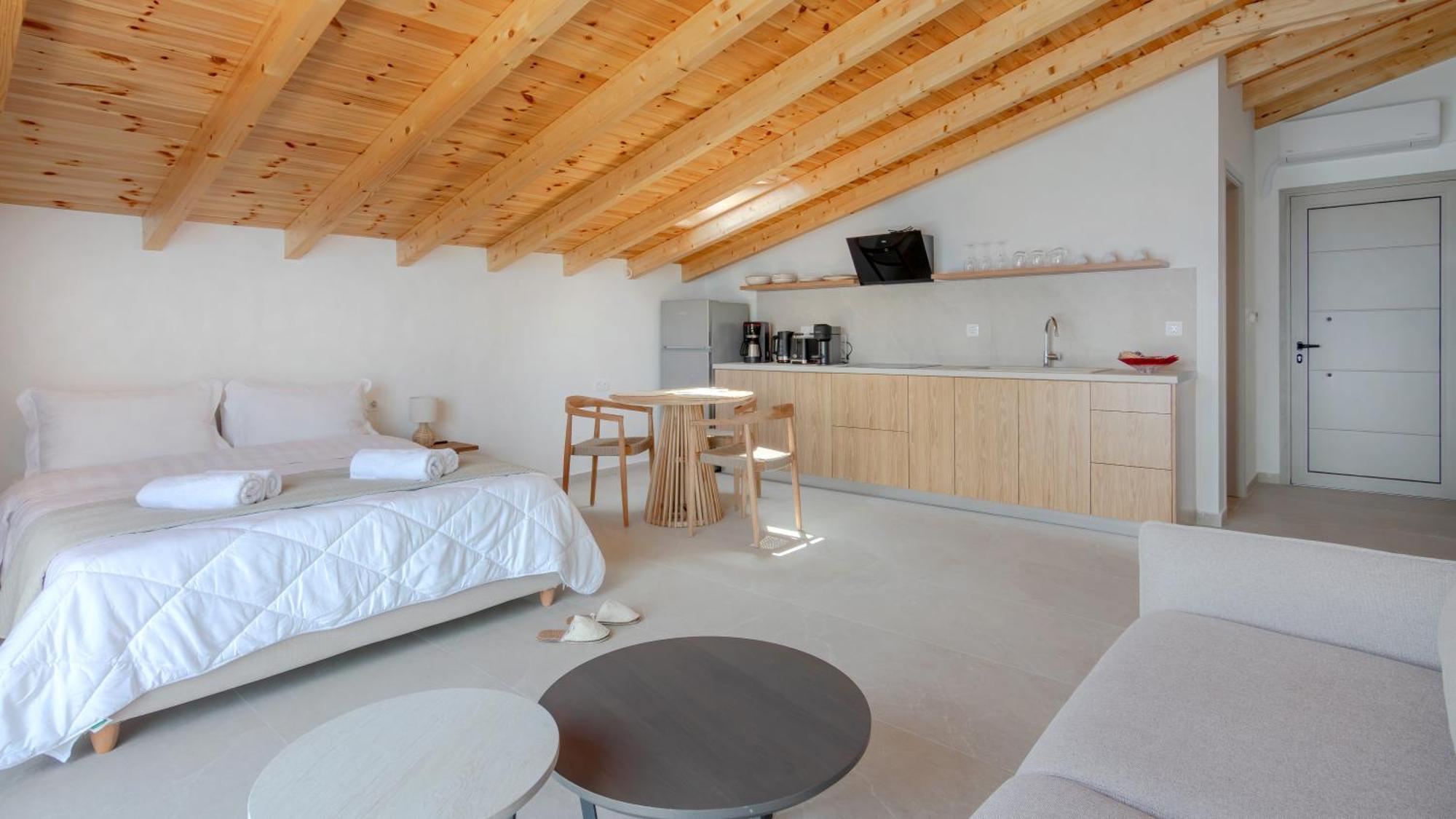Deluxe One-Bedroom Apartment Ocean View