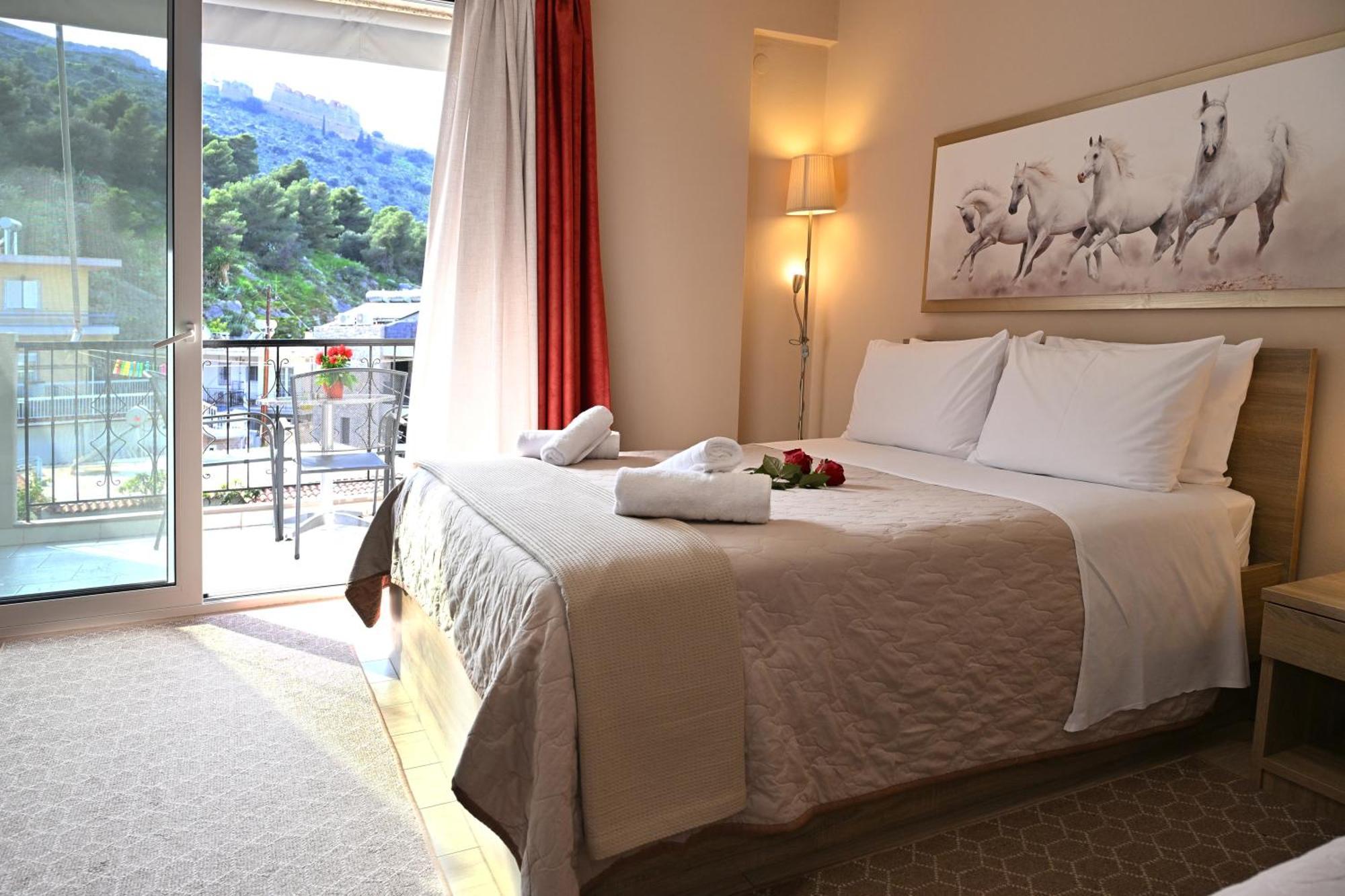 One-Bedroom Apartment Balcony Sea View