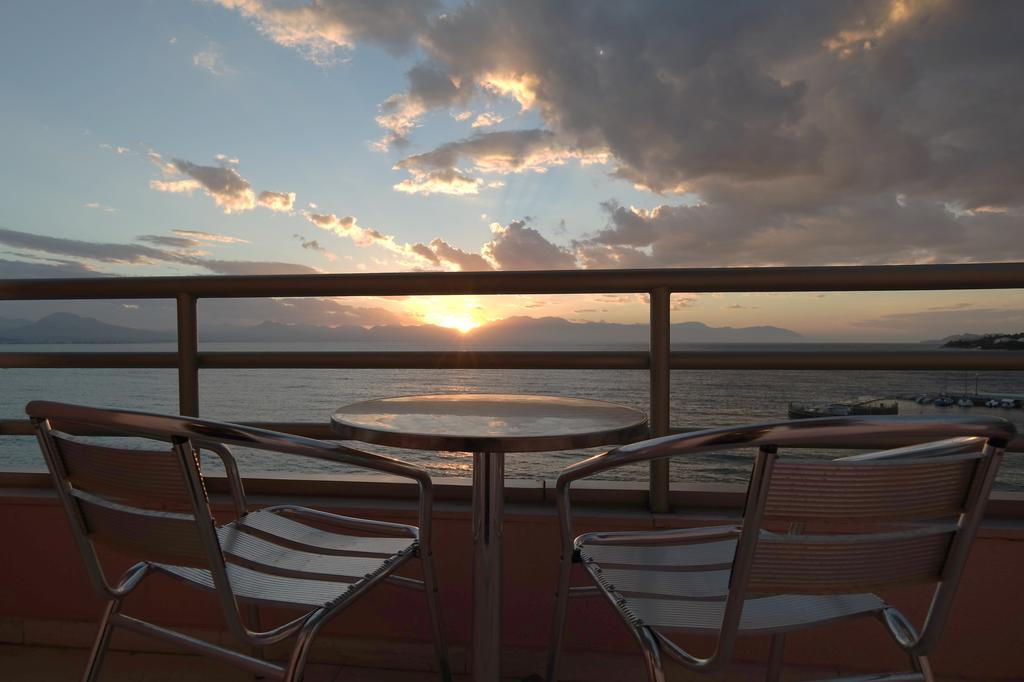 Double or Twin Room Sea View
