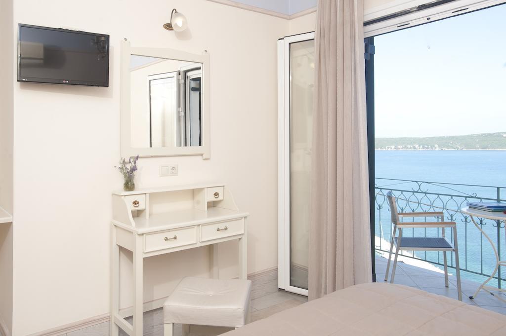 Double or Twin Room Sea View