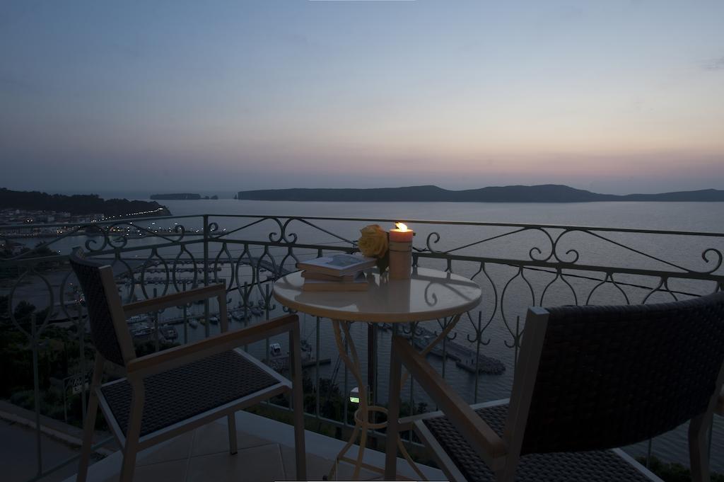 Double or Twin Room Sea View