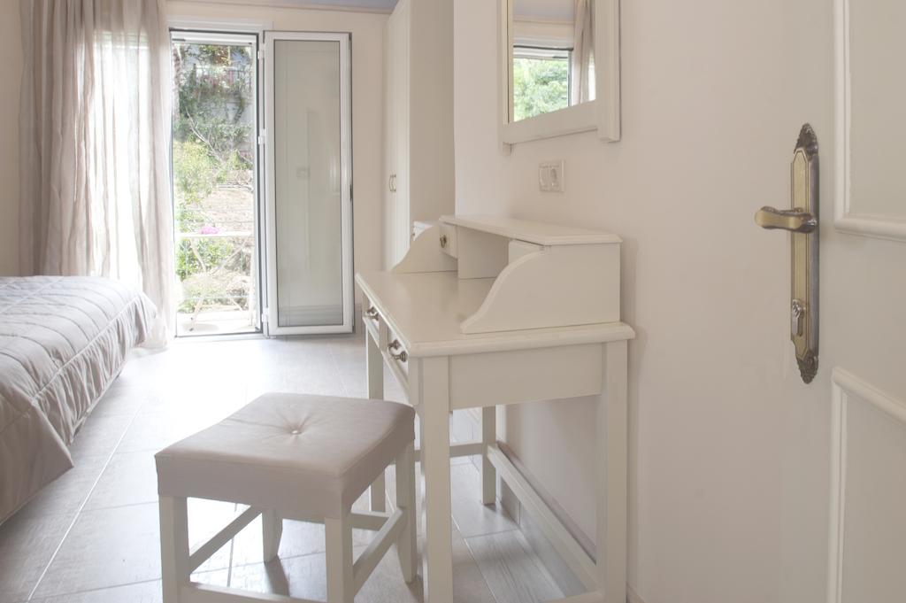 Double or Twin Room Garden View