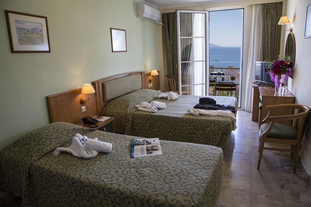 Dreibettzimmer mit Meerblick