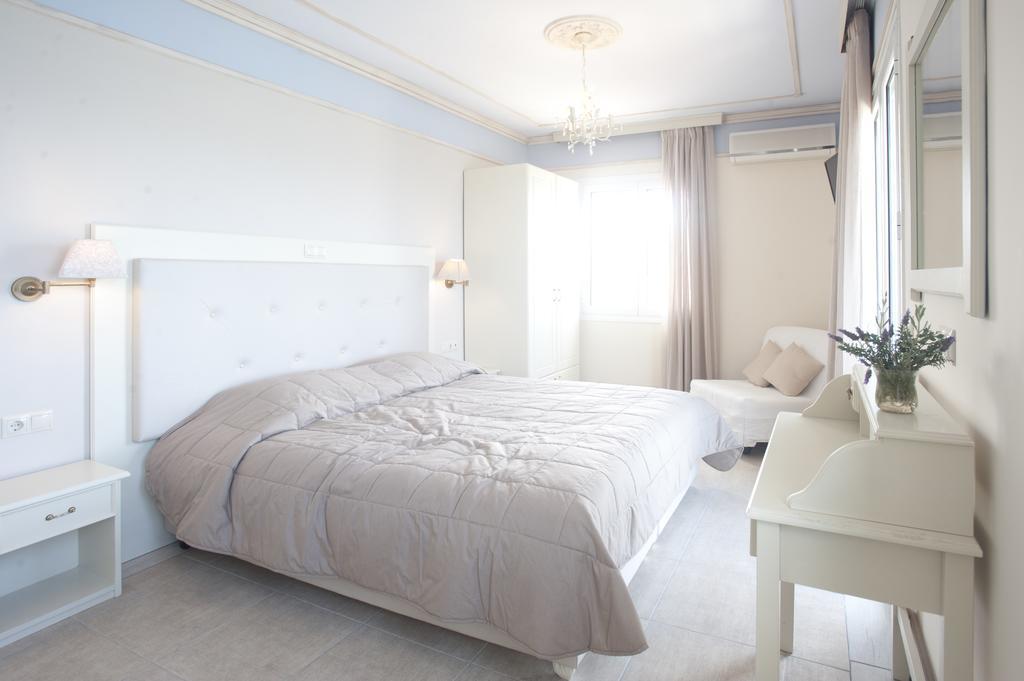 Double or Twin Room Garden View
