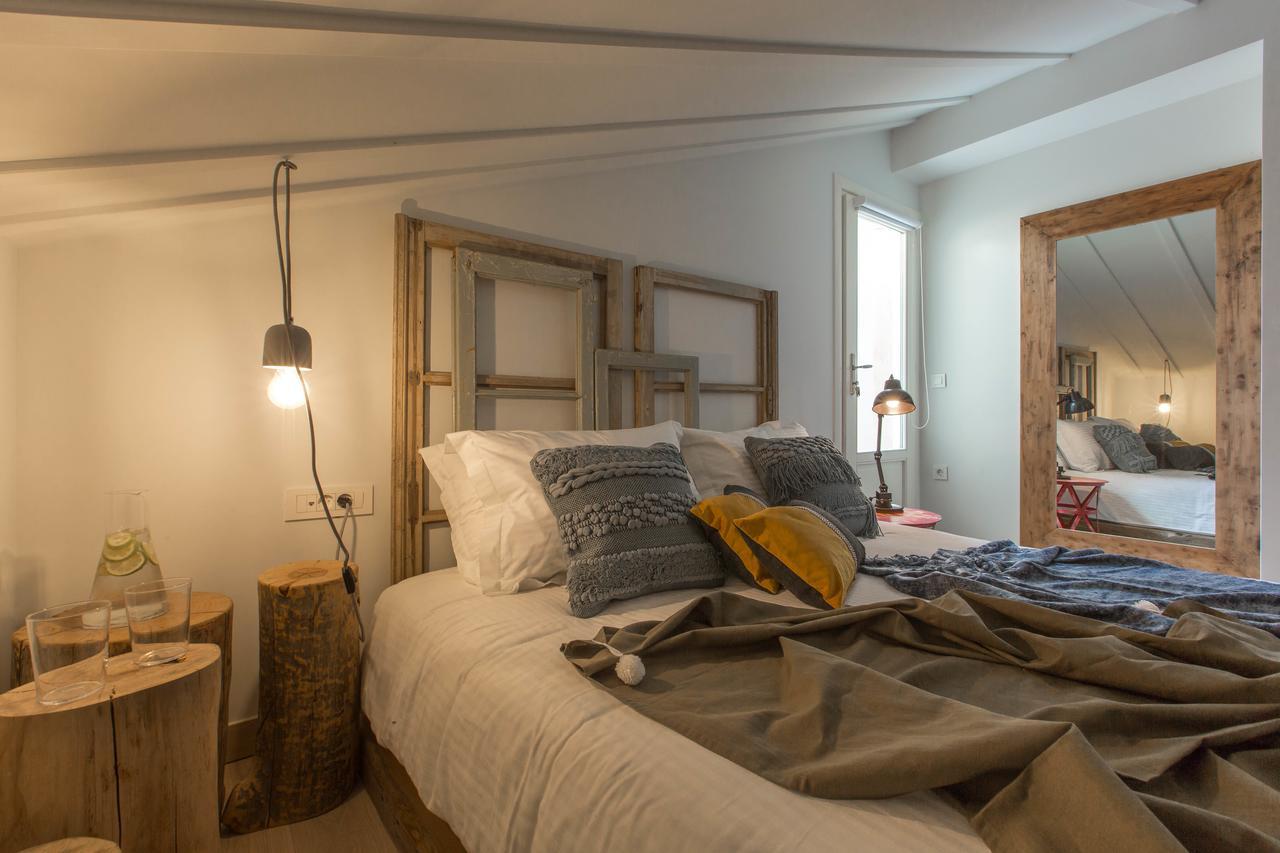Deluxe Attic Room Castle & City View