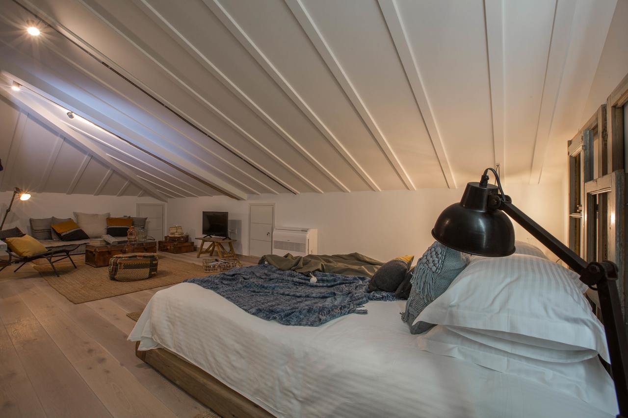 Deluxe Attic Room Castle & City View