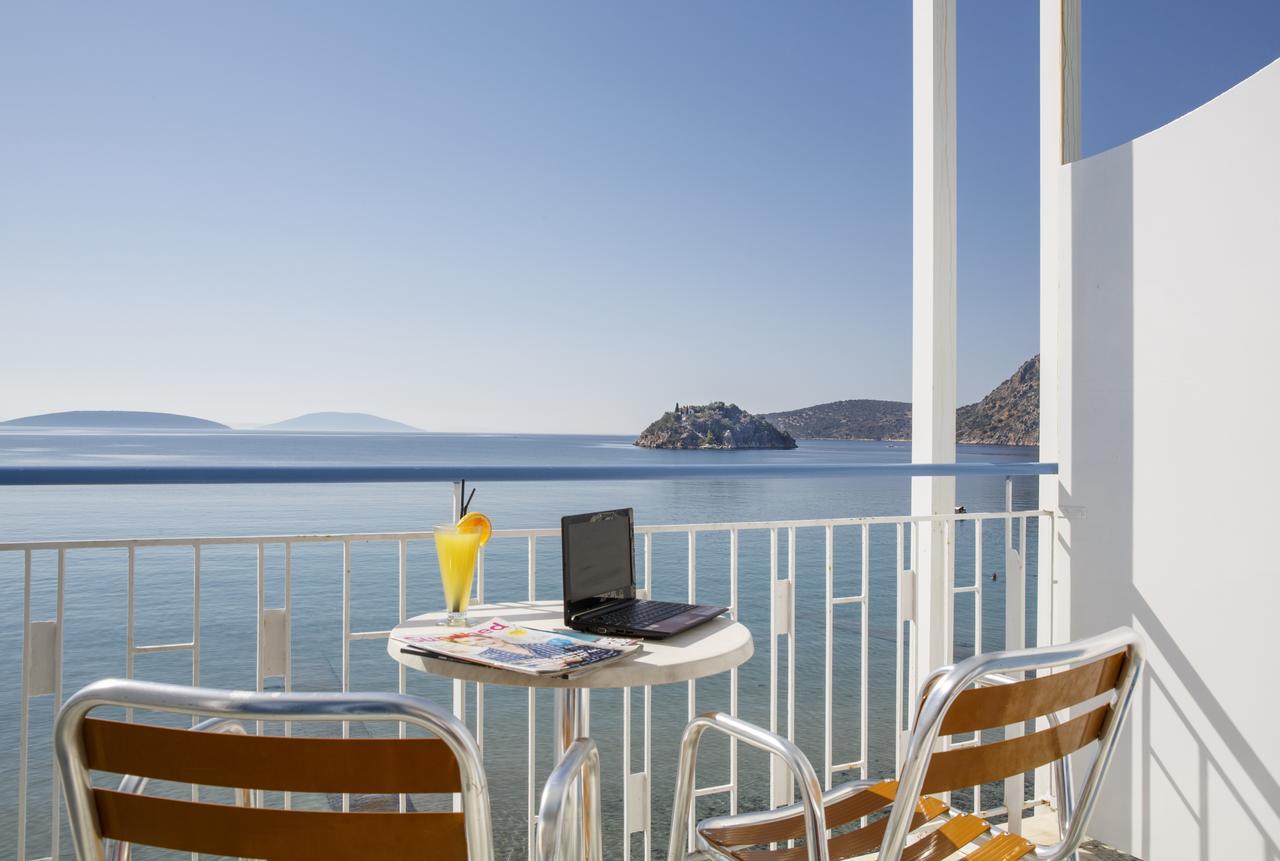 Double or Twin Room Sea View