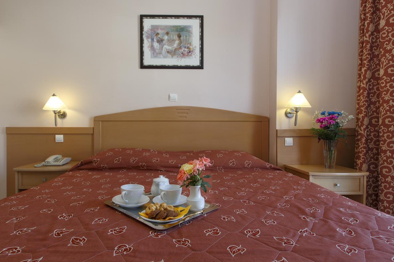 Single Room,633339945:JPEG