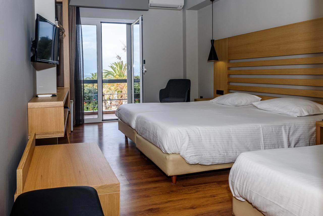Standard Triple Room Side Sea View