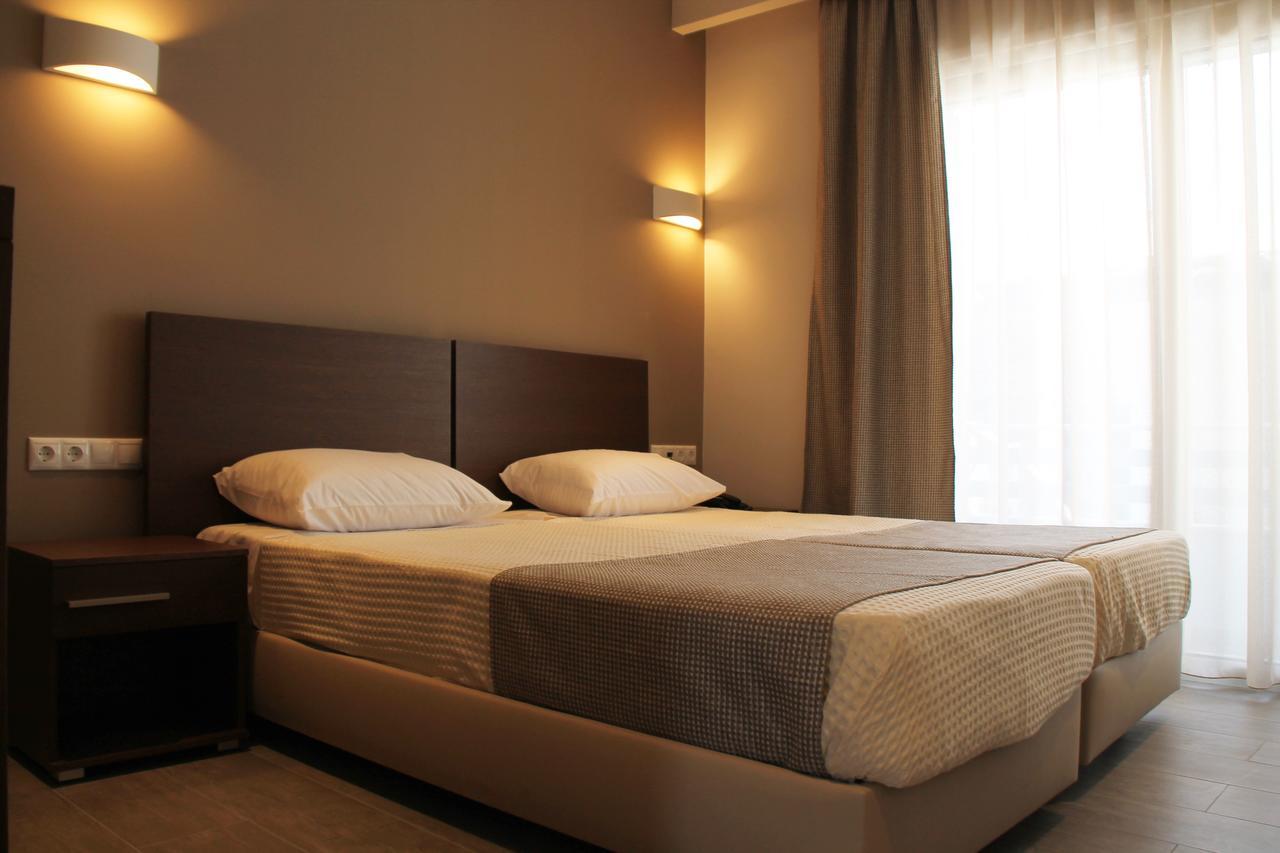 Double or Twin Room Side Sea View
