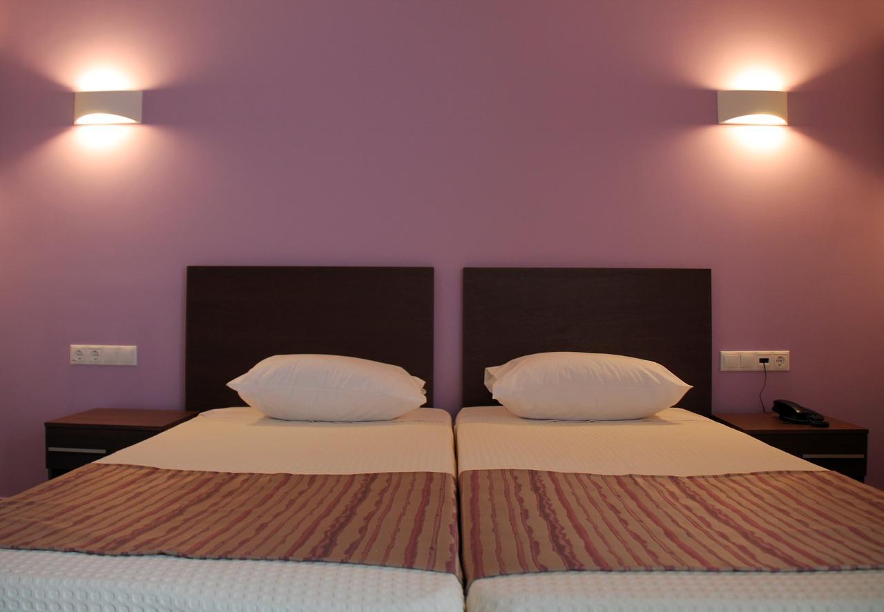 Double or Twin Room Side Sea View