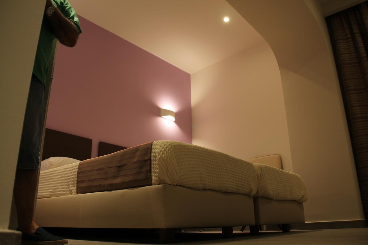 Double or Twin Room Side Sea View