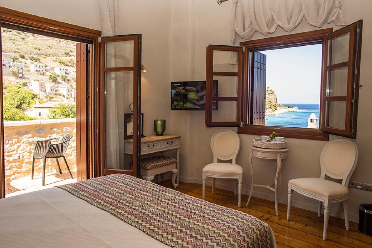 Deluxe Δίκλινο Δωμάτιο με Μπαλκόνι και θέα στη Θάλασσα
