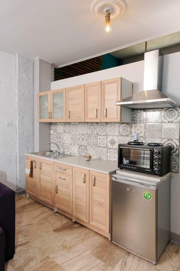 One-Bedroom House,887125849:JPEG