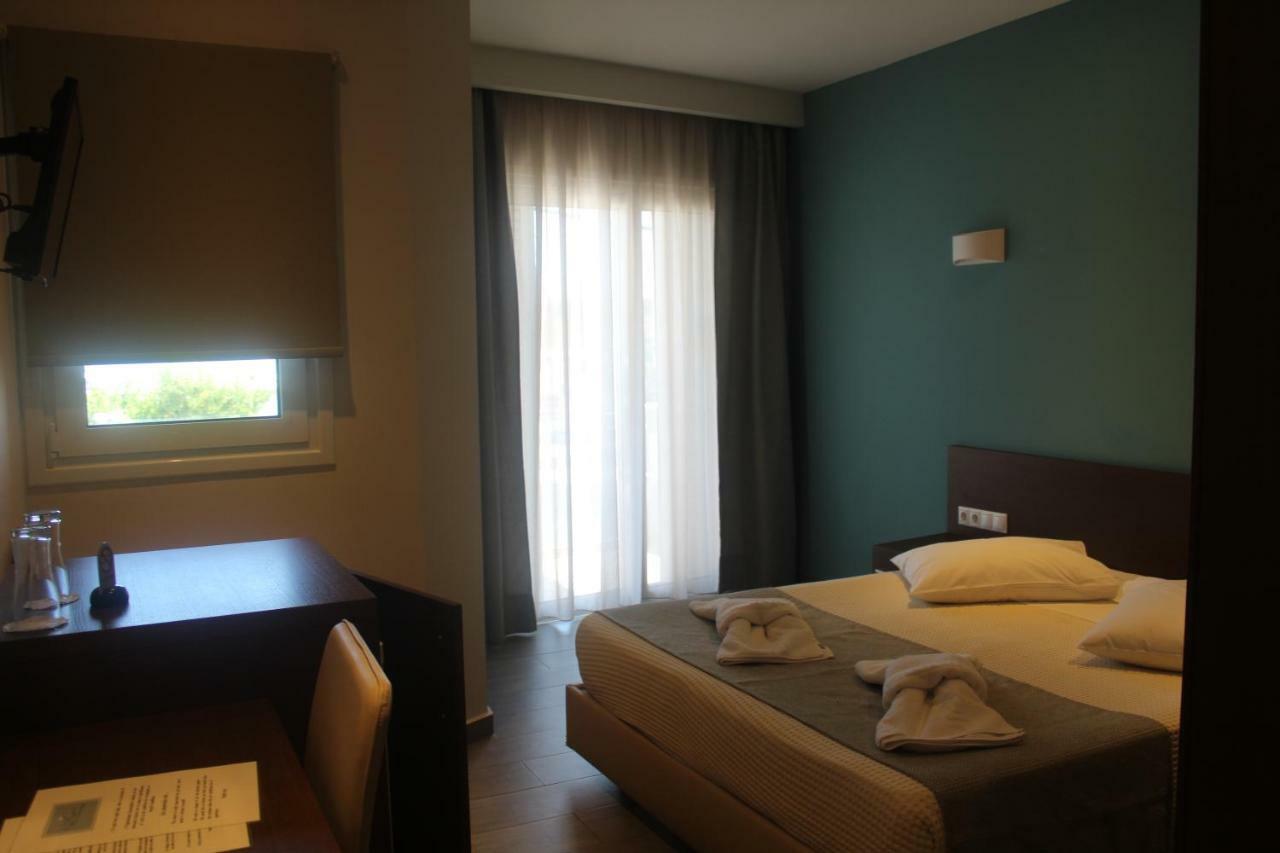 Double or Twin Room Sea View