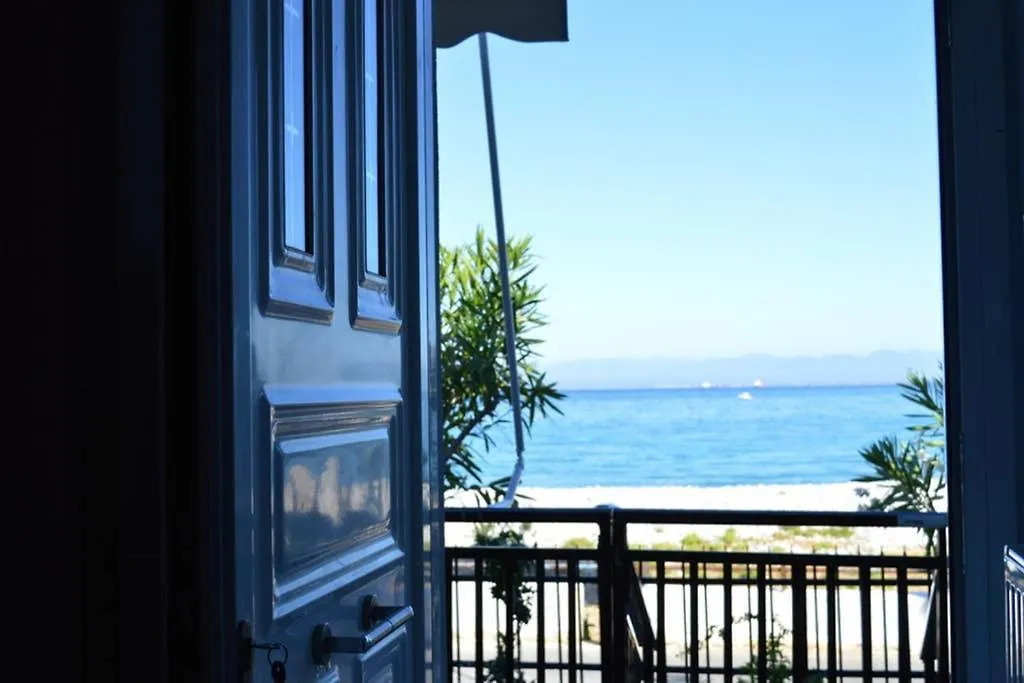 Melenia'S Sea Front House-1