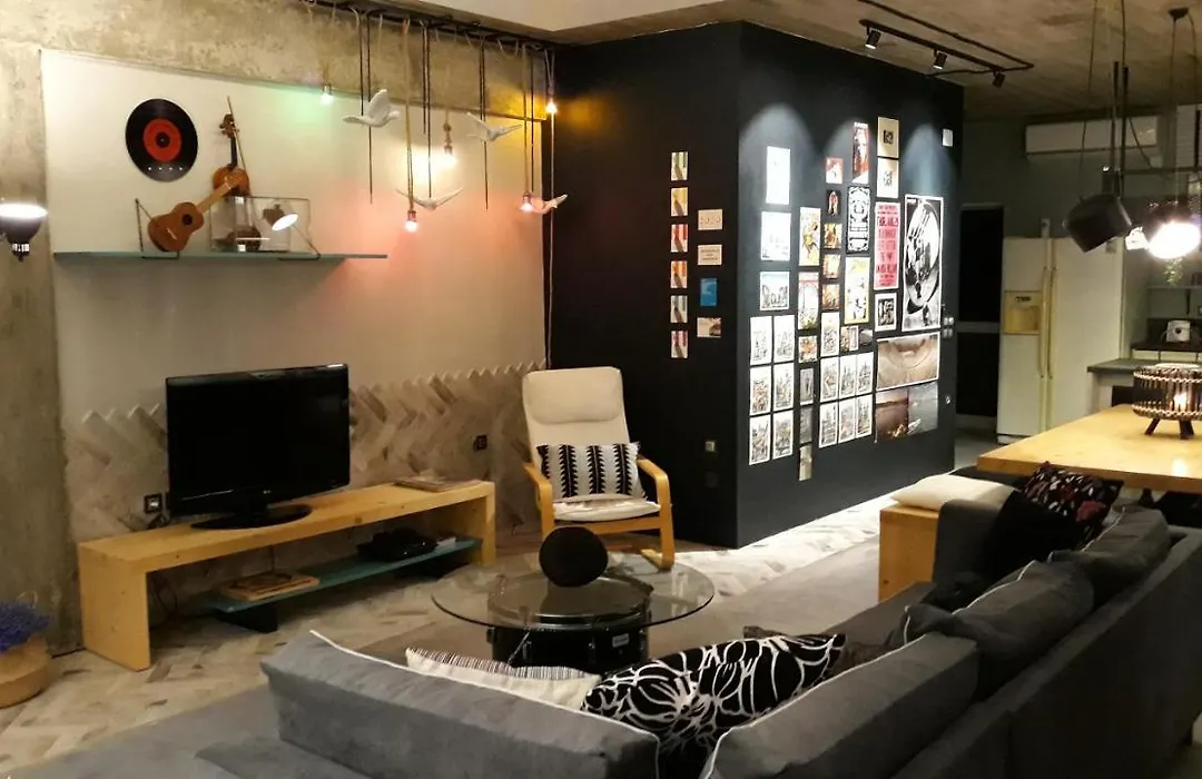 Amazing Semi-Basement Art Apartment Easy Walk To Nafplio Centre-1