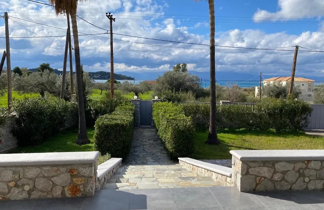 Porto Heli Quiet Villa By The Sea-1