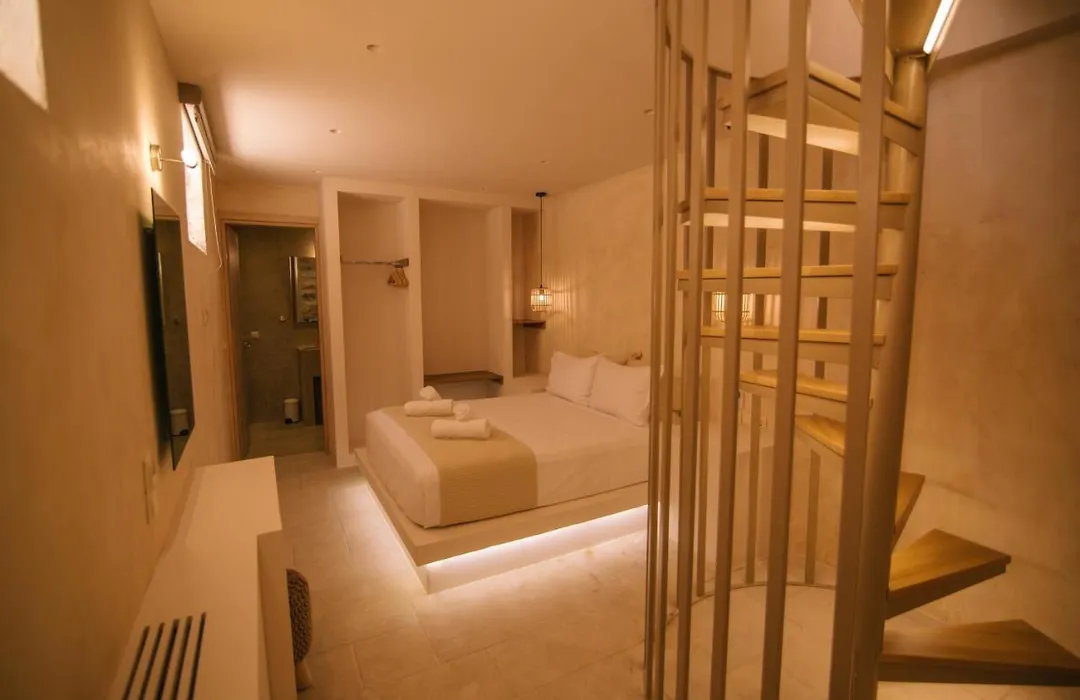 Mani Luxury Suites And Studios In Gytheio With Private Pools-1