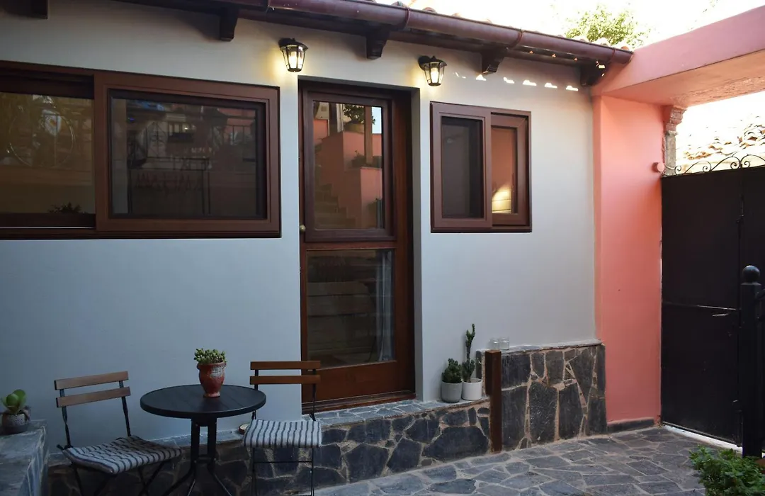 Su Casa Studio-1