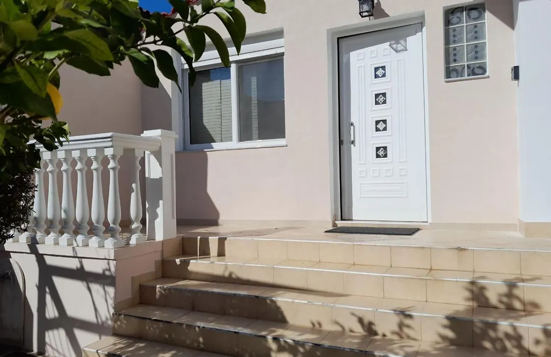 Omorfi Poli 120 Sqm Apartment-1
