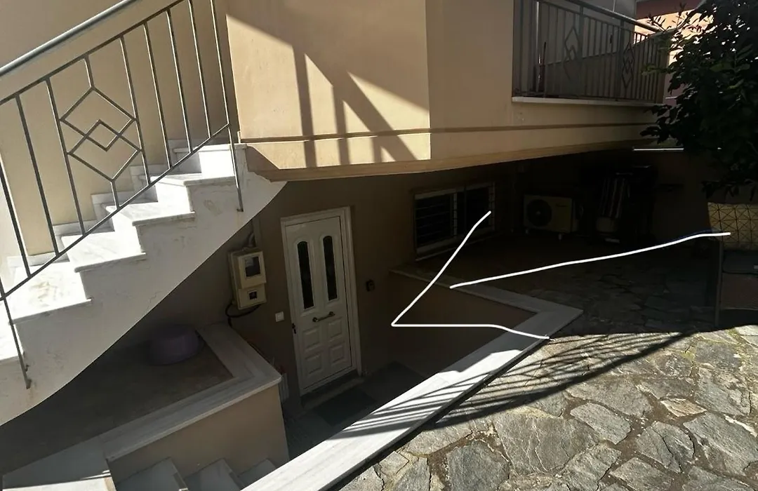 Amelia'S House-1